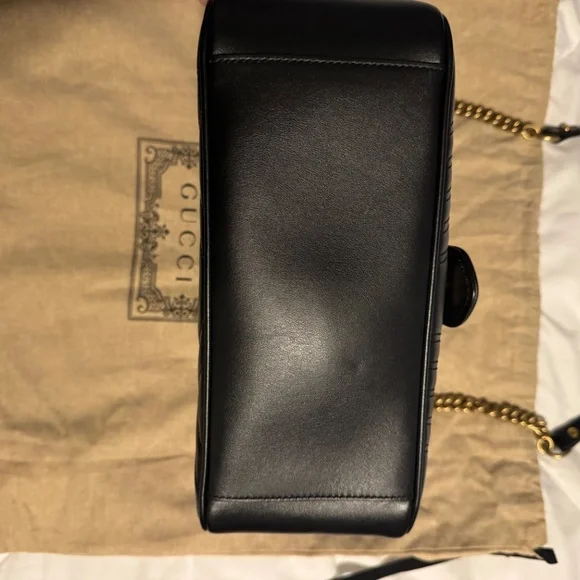 Gorgeous Gucci Handbag - Picture 2 of 4